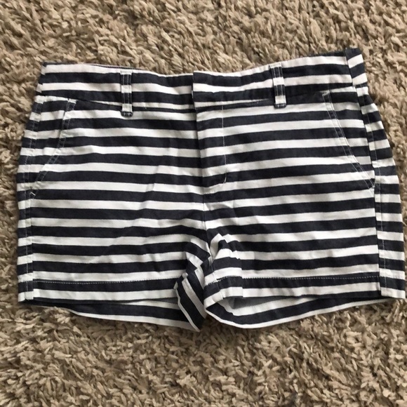 KHAKIS by Gap, size 4 S220 - Picture 1 of 4